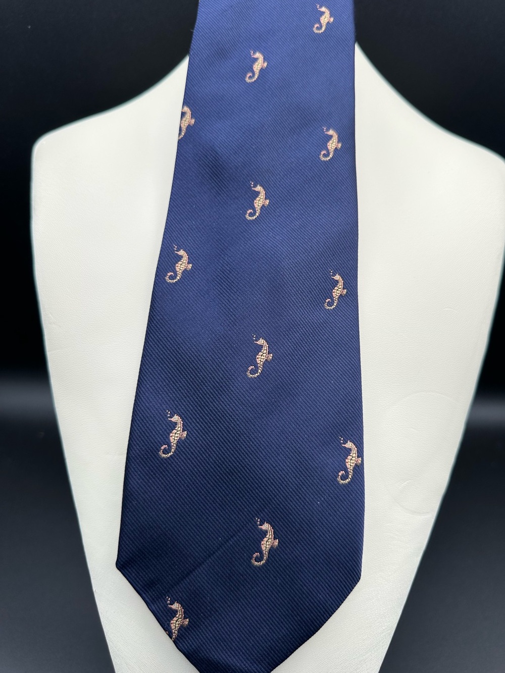 J.McLaughlin 100% Silk Navy Seahorse Tie –, Gold & Pink Seahorse, Coastal Preppy